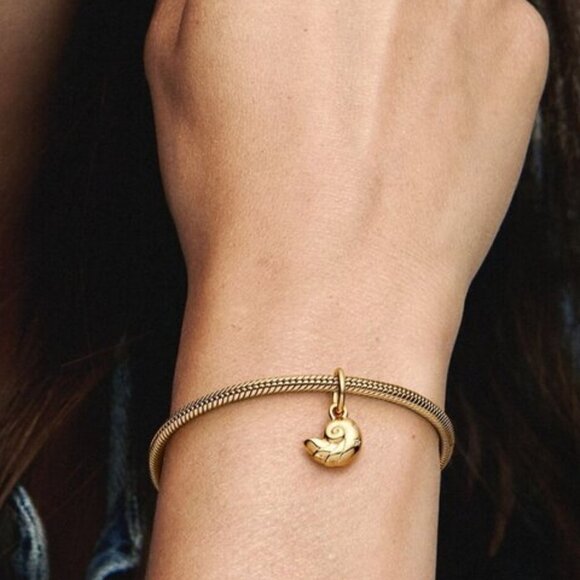 Pandora Disney The Little Mermaid Enchanted Shell Dangle Charm - Picture 4 of 5